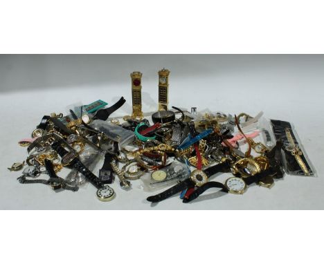 Watches - fashion watches, ladies' and gentlemen's, Carvel, Mickey Mouse, Cabbage Patch Kids, digital, large qty, spares and 