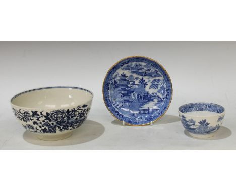 A Worcester Fence pattern bowl,  decorated in underglaze blue with fence, peonies and flowers, 15.5cm diam, hatched crescent 