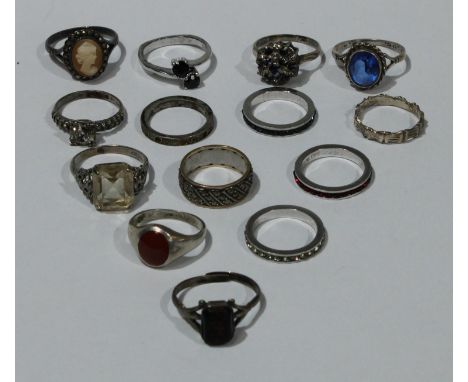 A silver ring; other silver fashion rings, some set with stones, 32.1g (14) 