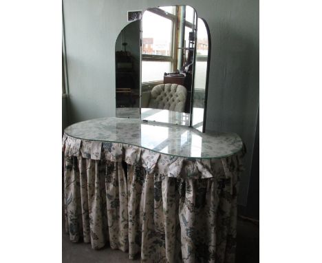 Vintage oak three drawer dressing chest with three mirrors and serpentine front and plate glass top with railed curtain W.114