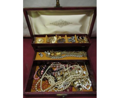 Jewellery box containing quantity of costume jewellery included simulated pearl necklaces, brooches, clip on earrings etc 