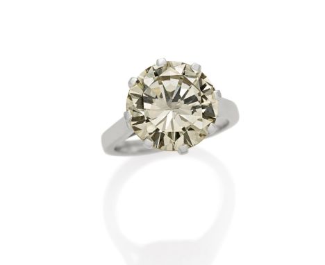 SOLITAIRE-RING. Material: 750/- Weißgold, getestet. Diamanten: 1 Brillant ca. 7,12 ct. M-Z/SI. Beschreibung: HRD Antwerp Jewe