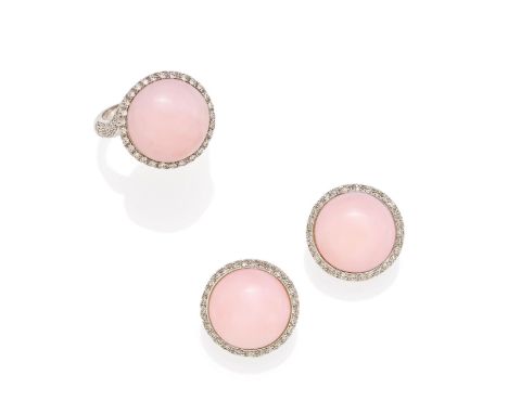 OPAL-DIAMANT-SET: OHRCLIPS UND RING. Herkunft: Italien. Datierung: 2004. Material: 750/- Weißgold, Punze. Gesamtgewicht: ca. 