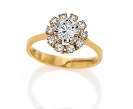 DIAMANT-RING. Material: 750/- Gelb- und Weißgold, Punze. Gesamtgewicht: ca. 4,0 g. EU-RM: 57. Diamanten: 1 Brillant ca. 1,0 c
