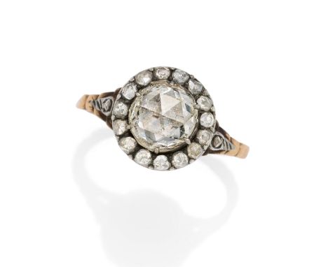 DIAMANT-RING. Herkunft: Niederlande. Material: 585/- Gelbgold, Punze, Silber. Gesamtgewicht: ca. 4,5 g. EU-RM: 60. Diamanten: