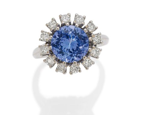 TANSANIT-DIAMANT-RING. Herkunft: Deutschland. Material: 585/- Weißgold, Punze. Gesamtgewicht: ca. 6,0 g. EU-RM: 50. Diamanten