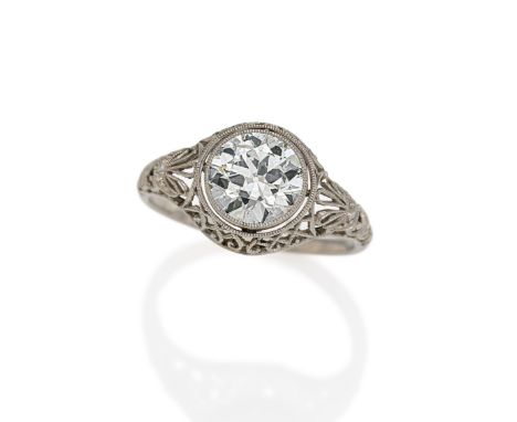 DIAMANT-RING. Datierung: Um 1920. Material: Platin, getestet. Gesamtgewicht: ca. 3,5 g. EU-RM: 54. Diamanten: 1 Diamant im Al