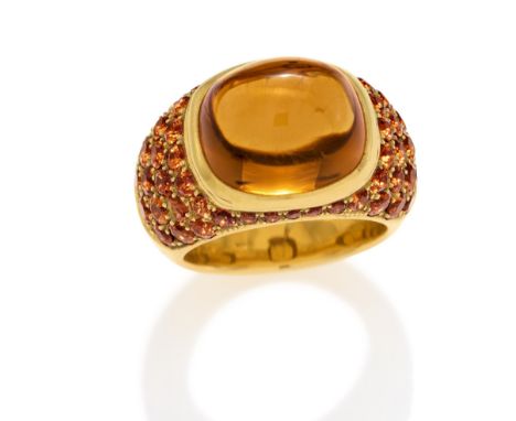 CITRIN-GRANAT-RING. Herkunft: Deutschland, München. Material: 750/- Gelbgold, Punze. Gesamtgewicht: Ca. 22,0 g. EU-RM: 54. Ed