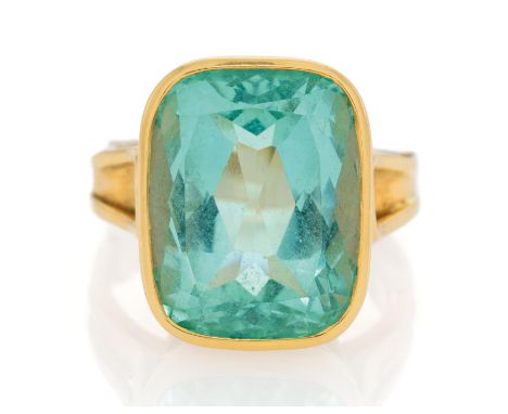 AQUAMARIN-RING. Herkunft: Deutschland. Material: 750/- Gelbgold, Punze. Gesamtgewicht: ca. 11,0 g. EU-RM: 54. Edelsteine: 1 A