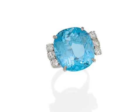 AQUAMARIN-DIAMANT-RING. Material: 585/- Weißgold, getestet. Gesamtgewicht: ca. 10,0 g. EU-RM: 54. Diamanten: 6 Brillanten zus