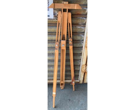 Artists Easel 