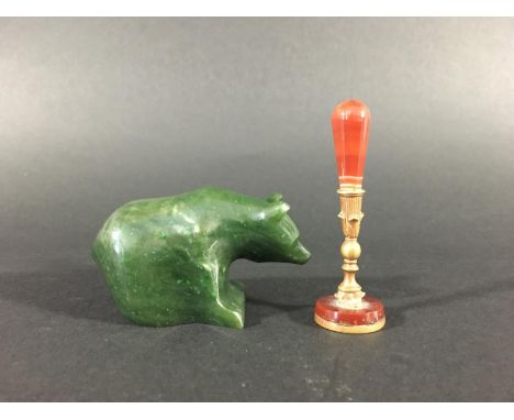 INUIT GREEN JADE BEAR 20th century, inscribed, length 7cm; together with a gilt metal and banded agate seal (2)