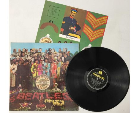 THE BEATLES - SGT PEPPERS LONELY HEARTS CLUB BAND (PMC 7027 - 2ND PRESS). A desirable 2nd pressing of the groundbreaking albu