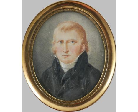   Portrait eines jungen Mannes   mit weißem Plastron und schwarzer Jacke. Deutsch, um 1800. Auf Elfenbein. Oval, 6,5 x 5 cm. 