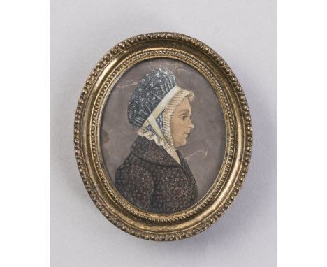   Damenportrait   im Profil von rechts mit Spitzenhaube und geblümter Jacke. Auf Karton. 19. Jh. Oval, 8,5 x 7 cm. R         