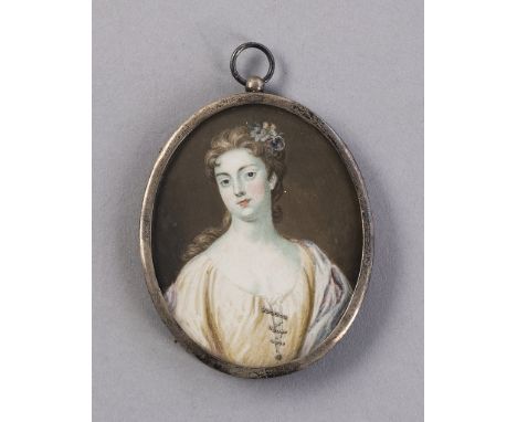   Damenportrait   mit blumengeschmücktem Haar. Auf Karton. England, 18./19. Jh. Oval, 7,5 x 6 cm. R          