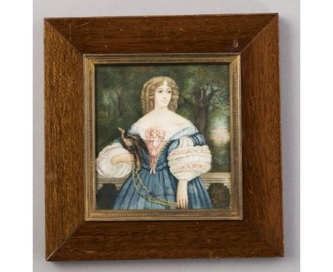   Vornehme junge Frau mit Falke,   vor Parkhintergrund. Auf Elfenbein. Ende 19. Jh. 10,5 x 10 cm. R          