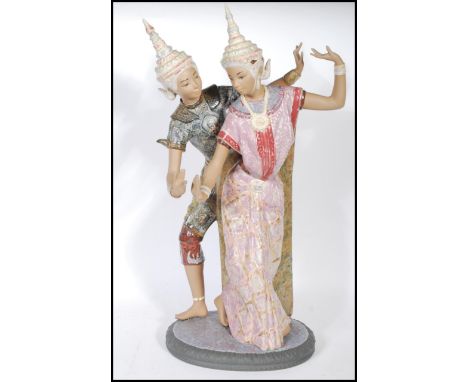 A Lladro very fine tall gres porcelain sculpture depicting Thai dancers, titled 'Thailandia' of Danza Thailandeses. Model num
