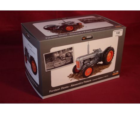 A UH Fordson Dexta Launch Edition Tractor Limited Edition 1000pcs 1:16*