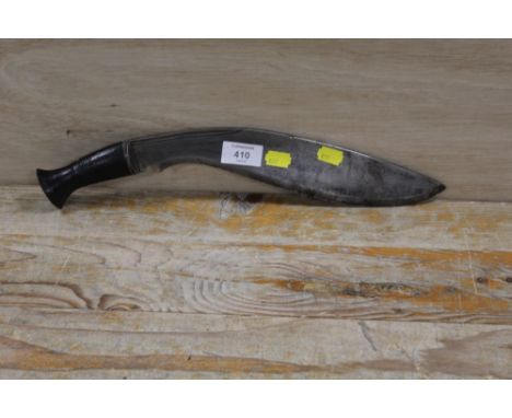 A VINTAGE KUKRI