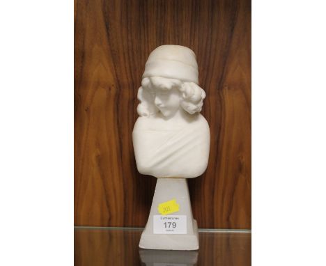 A VINTAGE ALABASTER BUST