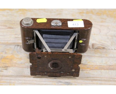 A VINTAGE BAKELITE CAMERA No 2 HAWKETTE