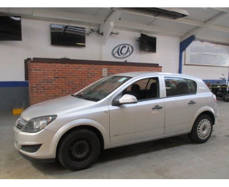 Make &amp; Model: Vauxhall Astra LifeDate of Reg: DS59 VTXColour: Silvercc: 1364MoT: 21-04-2022Fuel Type: PETROLMileage: 112k