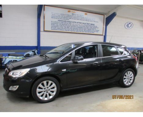 Make &amp; Model: Vauxhall Astra Elite CDTIDate of Reg: GY61 GUHColour: Blackcc: 1956MoT: 30-03-2022Fuel Type: DIESELMileage: