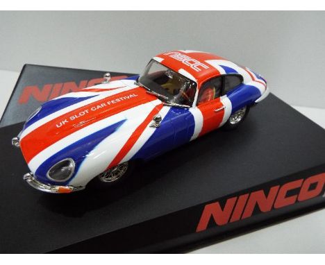 Ninco - NSCC - Limited Edition 71 of 100 Slot Car model in 1:32 Scale - # 50620 Jaguar E-Coupe-Union Jack. U.K. Slot car fest