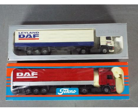 Tekno - 2 x boxed 1:50 scale DAF trucks, one in red in a Tekno livery box and one in blue and white in a DAF box. The fifth w