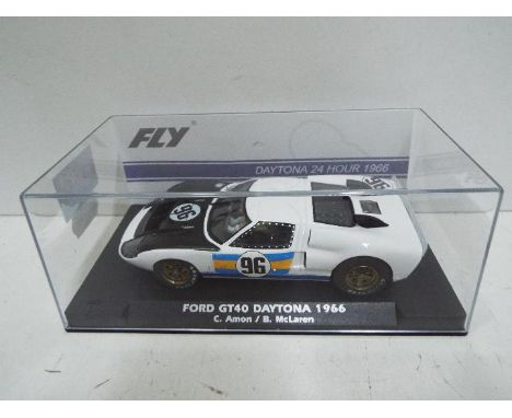 Fly Slotwings - Slot Car in 1:32 scale. # A2014 Ford GT40 Daytona 1966. Vehicle appears mint in perspex presentation case. Li