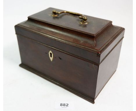 A Georgian mahogany rectangular tea caddy with brass handle and bone escutcheon, 21 x 12 x 13cm 