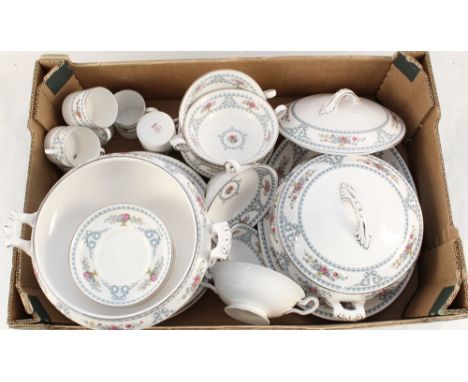 A Spode Versailles part dinner and tea set