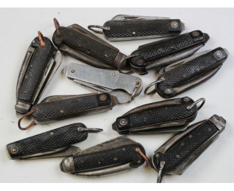 WW2 army pocket knives (approx 11)