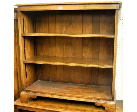 A small contemporary joined oak low open bookshelf, having twin adjustable shelves, w.89.5cmCondition report: In excellent ‘a