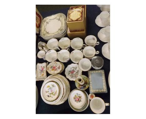 Collection of various Royal Crown Derby  Derby Posies  and other wares; Royal Worcester (Hadleys) spill vase; Wedgwood trinke