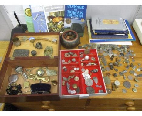 Collectables and metal detectorists finds to include a Sekonda watch, pince-nez, thimbles, coins comprising of mainly pennies