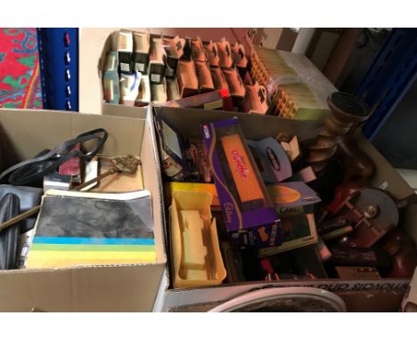 A collection of various modern collectors cars to include Days Gone By, Lledo Collectors Club, Corgi etc, a box of assorted v