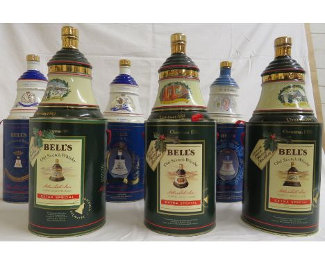 Three boxed Wade Bell's Scotch whisky Christmas decanters (1989, 1990 and 1991), 75cl; boxed Wade Bell's Scotch whisky decant