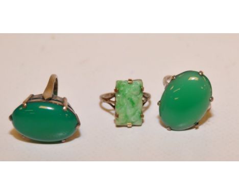 TWO MODERN CHRYSOPRASE DRESS RINGS TOGETHER WITH A JADE RING