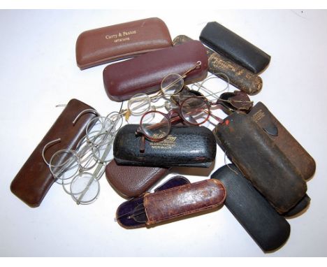 A GROUP OF APPROX 20 PAIRS OF VINTAGE SPECTACLES 