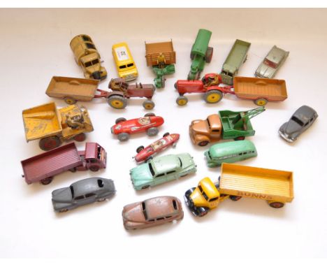 19 VINTAGE DIECAST DINKY TOYS TO INCLUDE TRACTORS WITH TRAILERS, CONSTRUCTION VEHICLES, LORRIES, RACING CARS ETC. (SOME REPAI