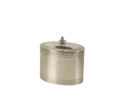 GEORGE III STYLE SILVER TEA CADDY BY LIONEL ALFRED CRICHTON, London, 1913, oval form, flush hinged cover with pineapple finia