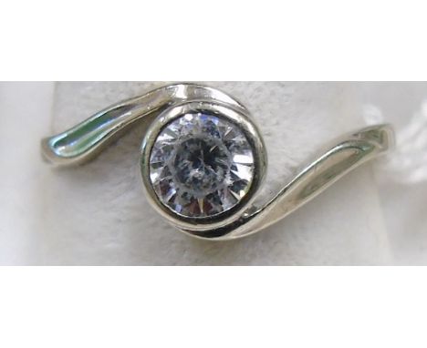 A 9ct Solitaire Ring. Size N.
