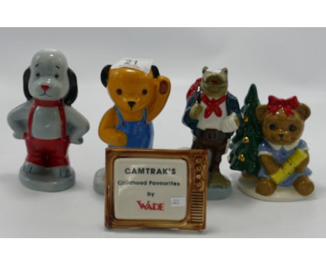 Wade figures Sooty, Sweep, Newark 1998 Frog and Christmas 1998 Teddy with Camtraks name stand. (5) 