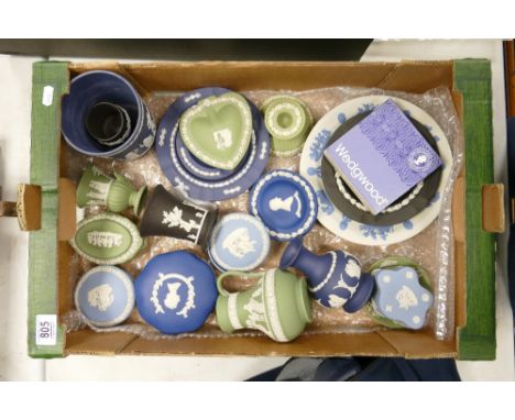 22 pieces of various coloured Wedgwood jasperware: Includes plates, dishes, trinket boxes, jugs, candlestick etc. 