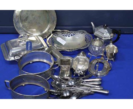 LOT OF SILVER PLATED WARES
including a three piece silver plated tea service comprising a teapot, sugar and cream; together w