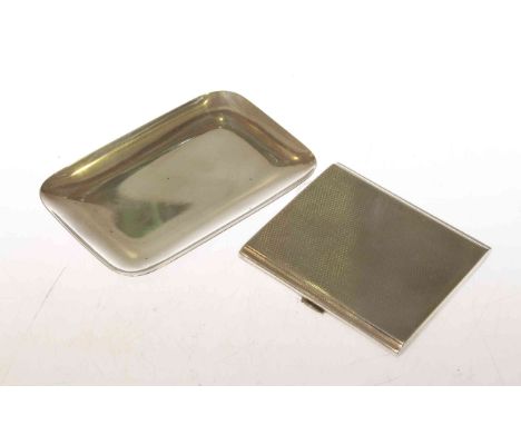 Silver engine turned cigarette case and small silver tray, 7oz (2)