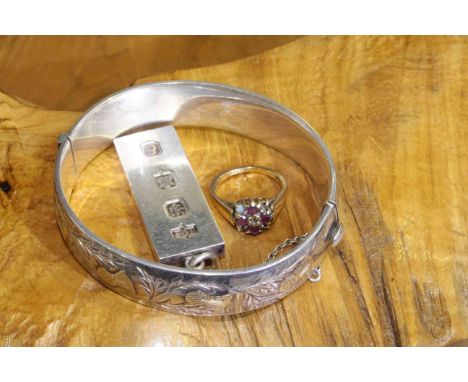 Silver bangle, silver ingot pendant and 9 carat gold ring (3)