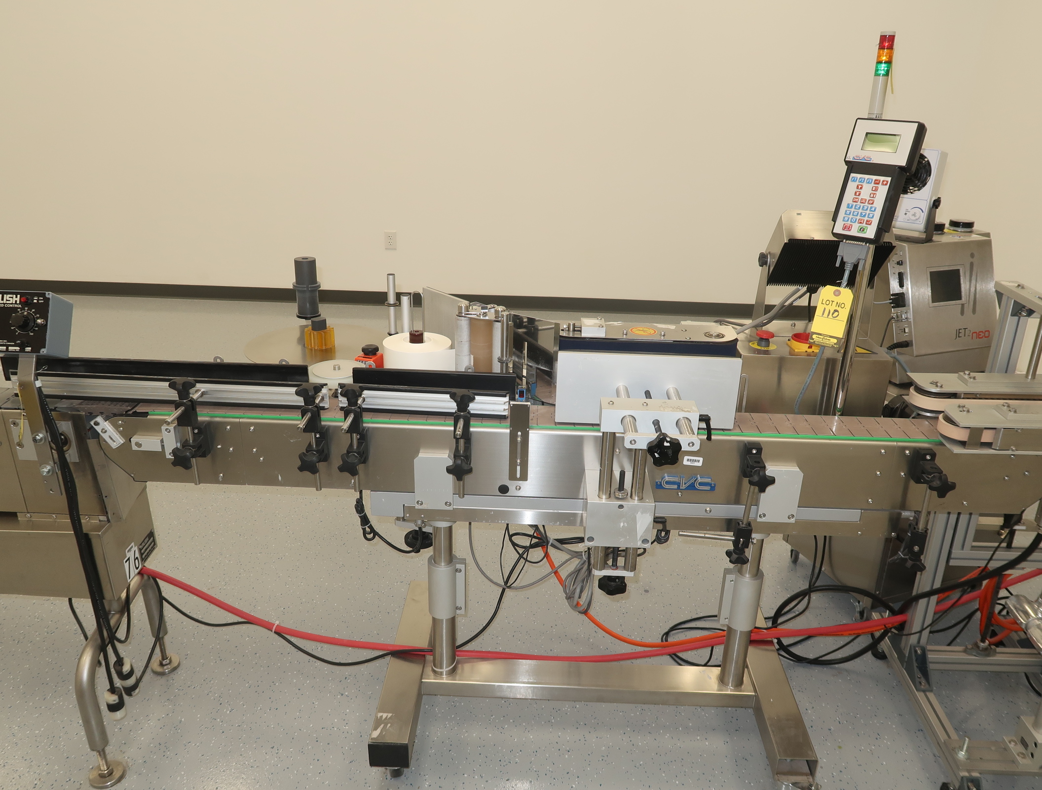 CVC 300C WRAP LABELER W/ (2) VIDEOJET DATAFLEX 6420 THERMAL TRANSFER